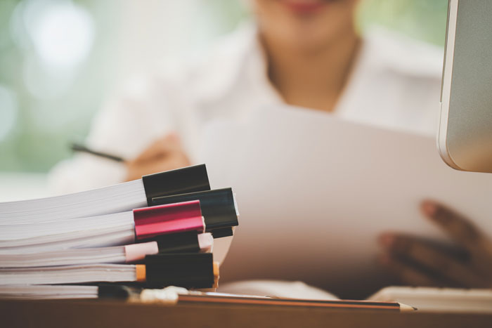 Die Arbeits- und Denkweise am Gericht unterscheidet sich deutlich von der uns aus dem Studium bekannten Arbeitstechnik.