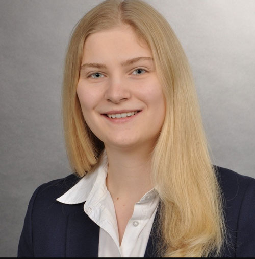 Zoe Orth Porträt | Autorin im IQB Karrieremagazin