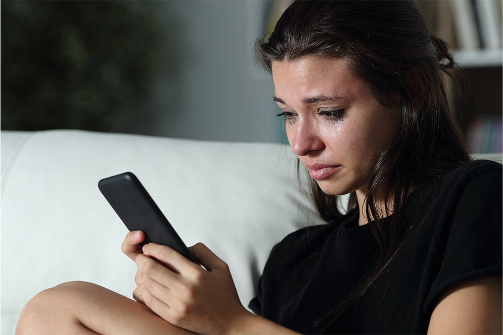 Was ist digitale Gewalt und wo erhalten Betroffene Hilfe?