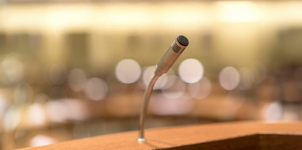 Referent werden - Symbolbild Mikrofon