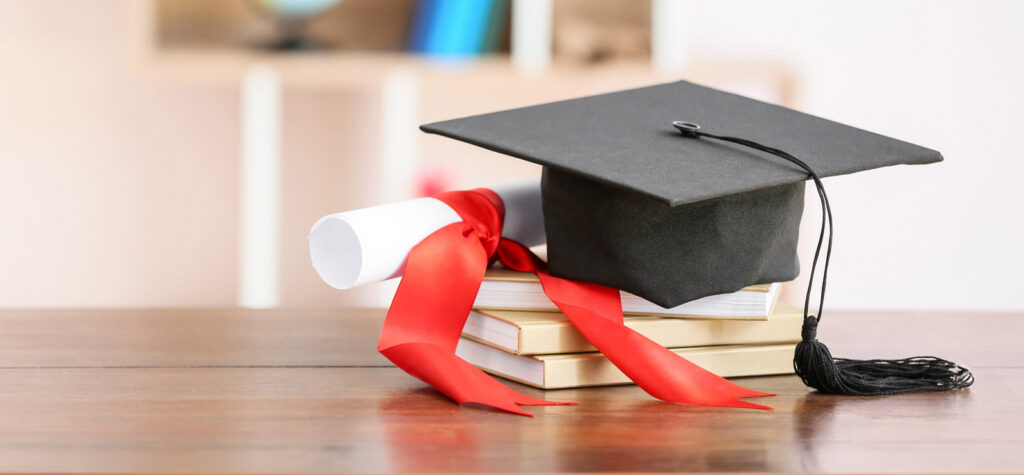 Jurastudium, integrierter Bachelor - Symbolbild Doktorhut