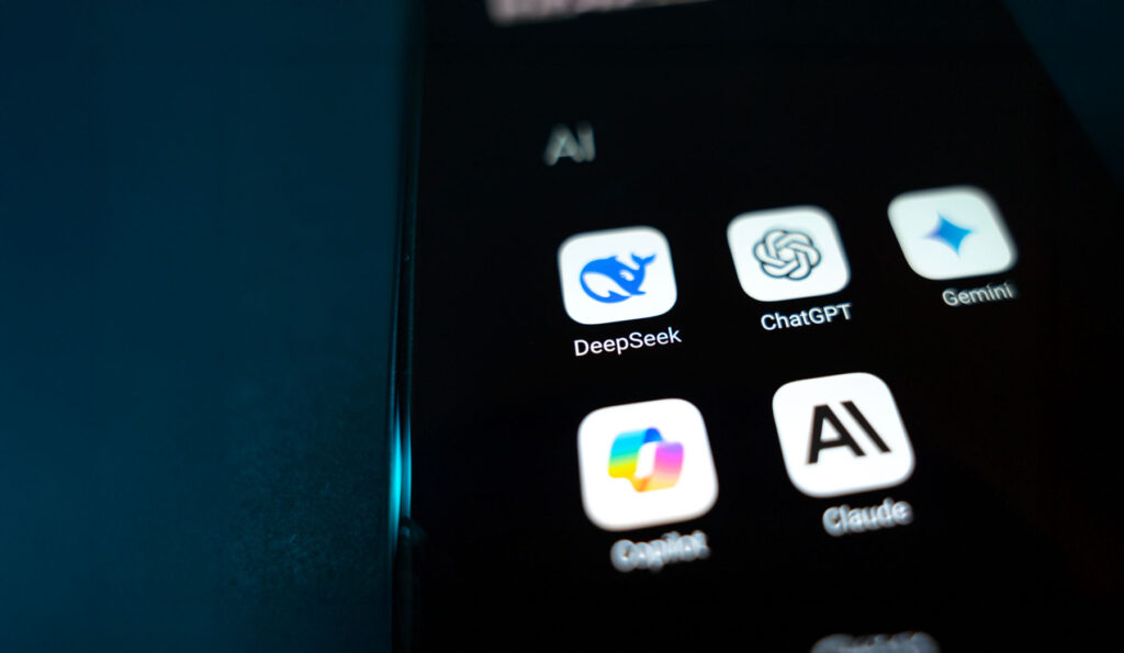 KI Tools für Studium und Beruf - Smartphone Screen mit Apps